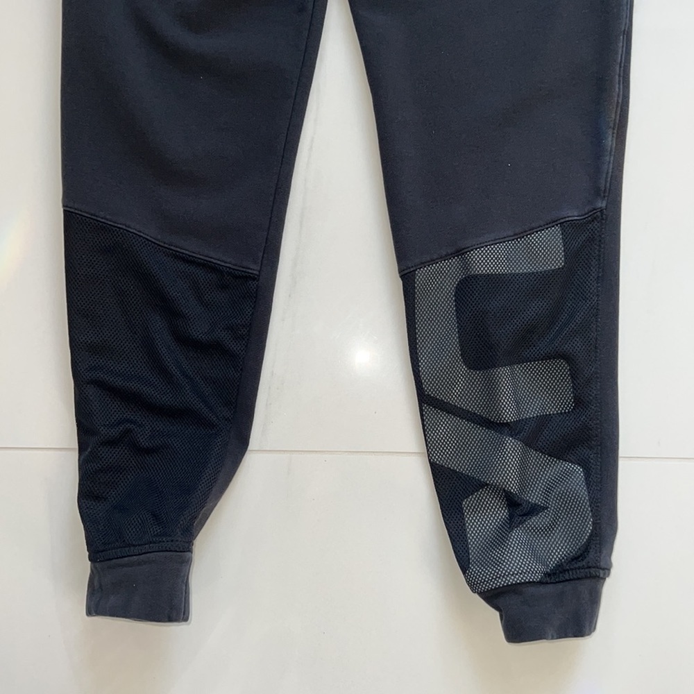 Black Under Armour Sweatpants with Mesh and Logo on Back of Leg Size M - Picture 6 of 7